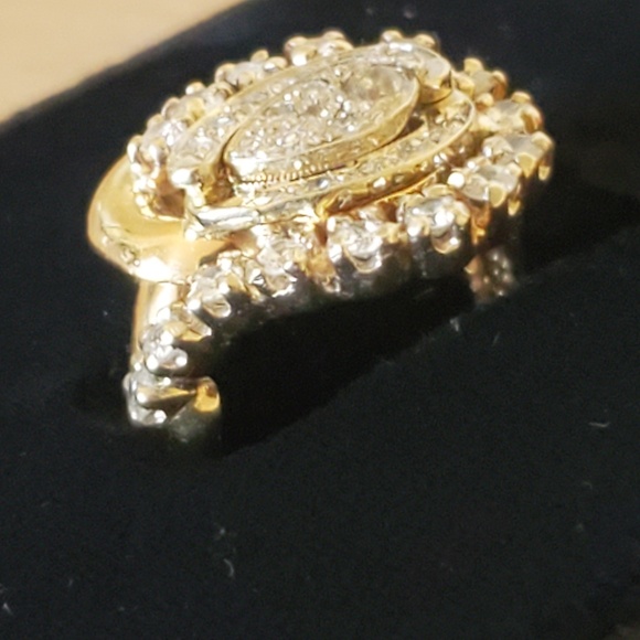 14K Yellow Gold Round Cut Diamond Cluster Swirl Ladies Cocktail Ring Size 4 1/2 - Picture 4 of 6